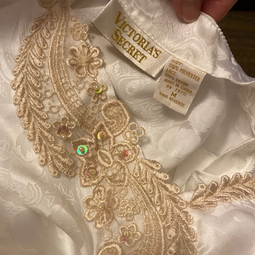 Vintage Chemise or Full dress slip Victoria’s Secret Gold Label size Medium #04 - Picture 13 of 15
